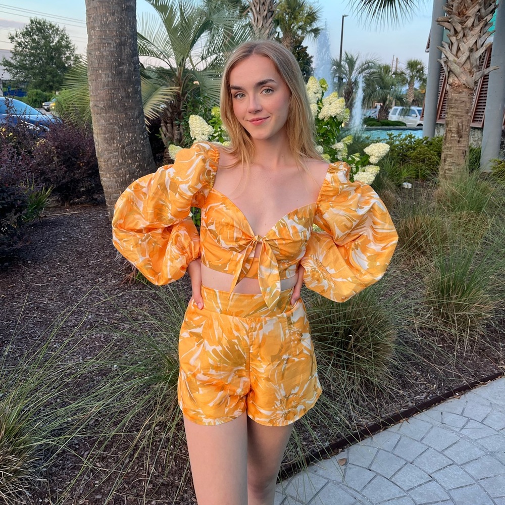 Tropical Set 🌴 Shorts and Crop Top